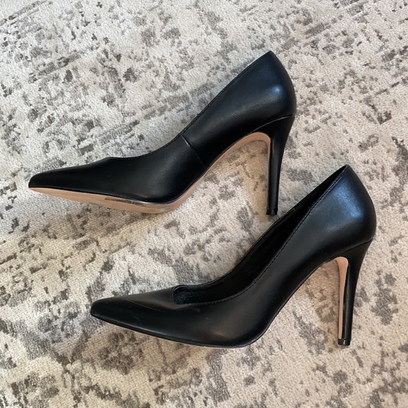 Black Heels - Picture 2 of 3